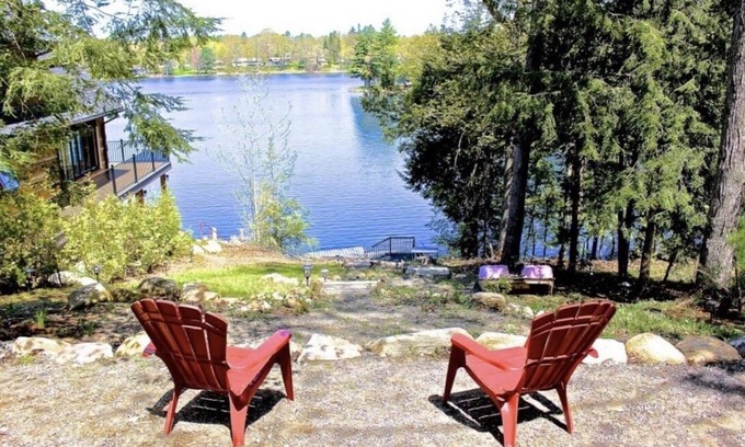 Bala Cottage | Charming Lakefront Bala Cottage