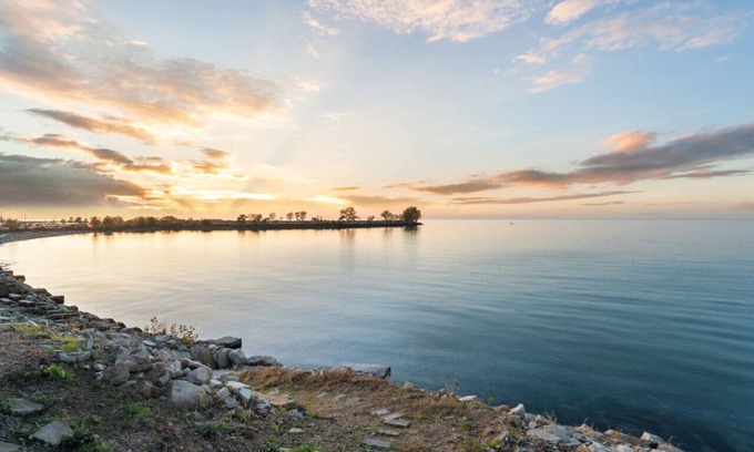 Lorain House | Charming Lakefront home with incredible views on Lake Erie, Lorain OH