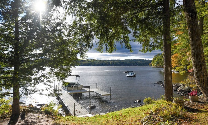 Harrison House | Charming Maine cottage & guest house with easy water access on Long Lake!