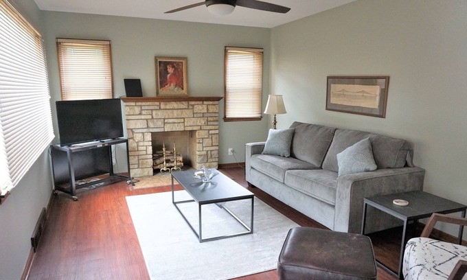Aksarben - Elmwood Park House | Charming Mid-Century modern home - Historic Aksarben area