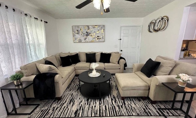 Buford Apartment | -> Charming Modern Guest House Near Lake Lanier.