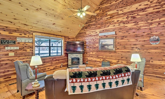 Boswell Cabin | Charming Mountain View Cabin ~ 8 Mi to Dtwn!