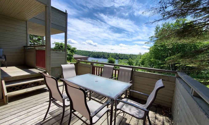 Huntsville Condo | Charming Muskoka Getaway on Fairy Lake, Huntsville