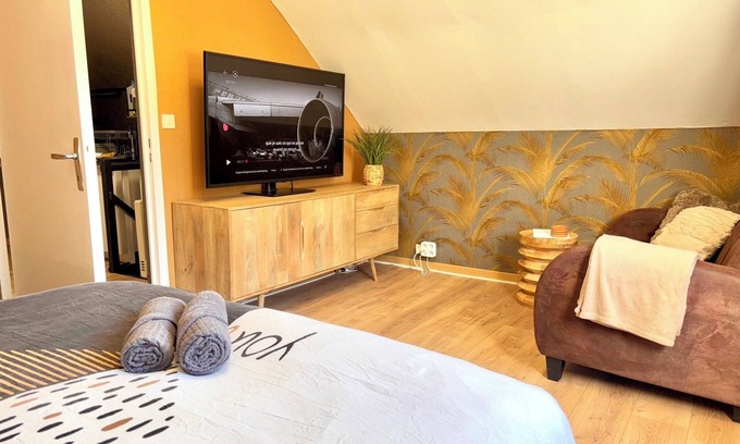 Chateau-l'Eveque Apartment | Charming new apartment located 8 minutes from the center of Périgueux but in a quiet area.