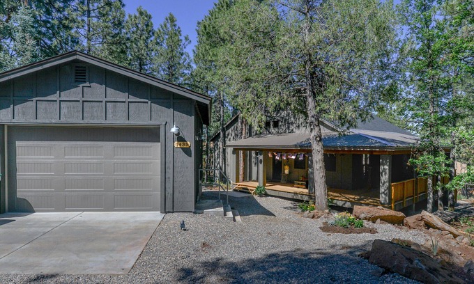 Munds Park House | CHARMING Newly Constructed “ CABIN IN THE WOODS” tucked into the trees 🌲