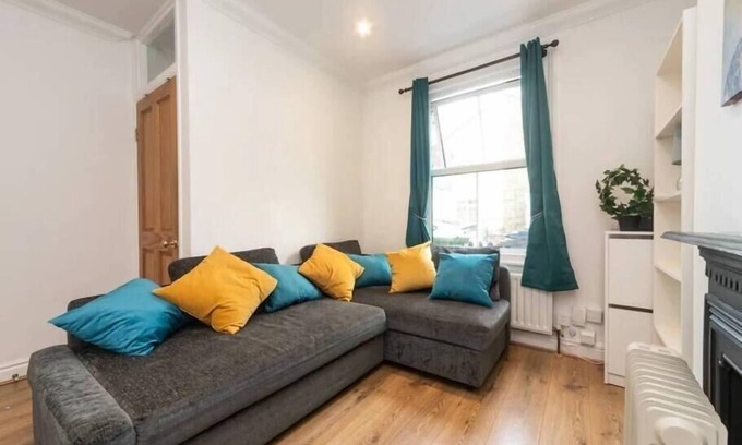 Surbiton House | Charming Period Home near Surbiton with Garden
