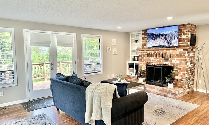 Bull Mountain House | Charming, Pet-Friendly 3BR Home, Storybook yard!
