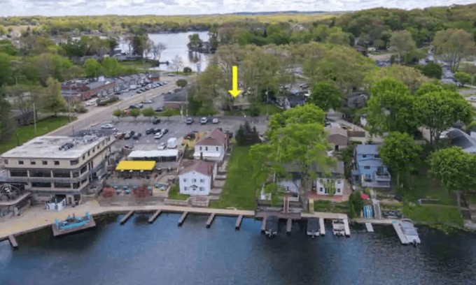 Portage Lakes House | Charming PLX Cottage-LAKE VIEW