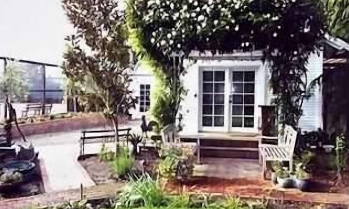 Sonoma Cottage | Charming Private Cottage in the Wine Country with Tennis Court