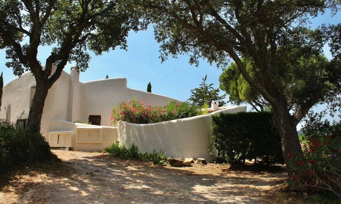 Plan-de-la-Tour House | Charming Provencal farmhouse for 6 people with free WiFi, ground floor.
