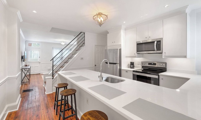 Northwest Philadelphia Apartment | Charming Renovated 2BR Home