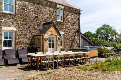 Narberth House | Charming Rural Escape with Hot Tub Play Room BBQ