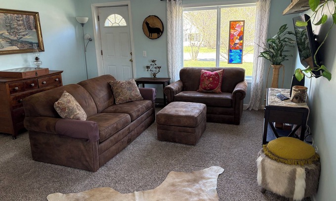 Park Rapids House | Charming Rural Naturalist Cottage, just blocks from Heartland Park & Downtown!