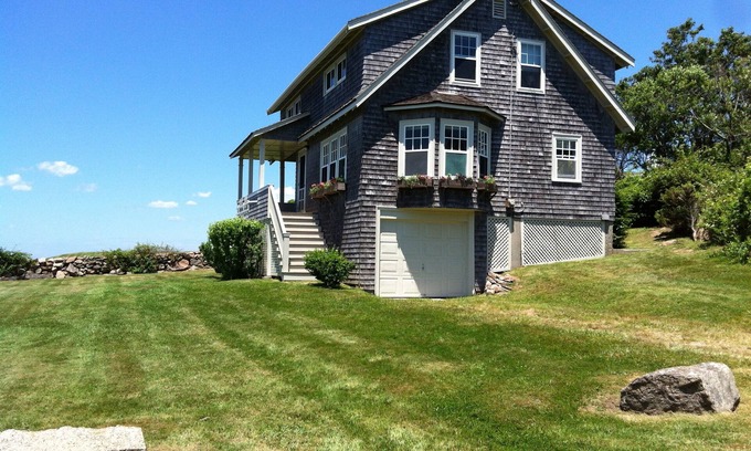 Little Compton House | Charming Seaside Cottage with Fabulous View