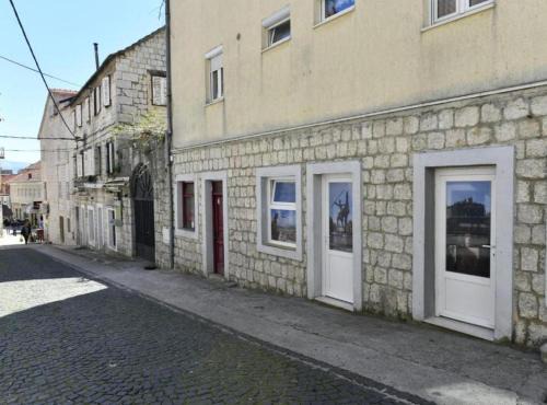 Sinj House | Charming Sinj Town Studio Apartments