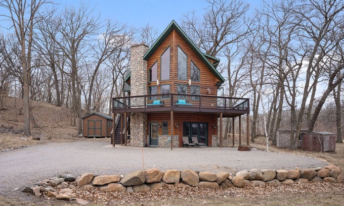 South Haven Cabin | Charming South Haven 3-bedroom Cabin with AC and WiFi