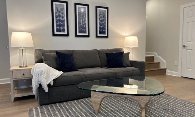 Huntersville Apartment | Charming, Spacious, Quiet 1-bd apartment near Downtown Huntersville, 1000 sqft