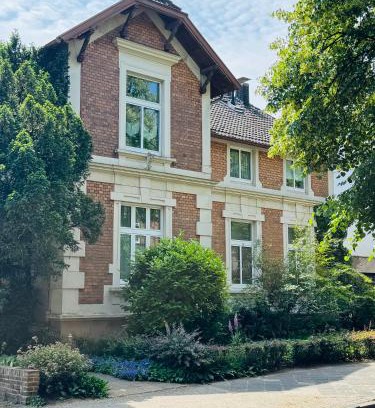 Kleve Apartment | Charming Stadtvilla from 1895 Classic en Elegant