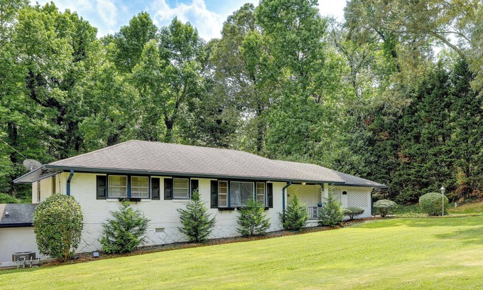 Stone Mountain Cottage | Charming Stone Mountain Retreat Near Nature Trails