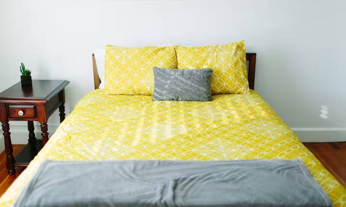 Munjoy Hill Apartment | Charming Studio apartment with WiFi, AC in welcoming Portland