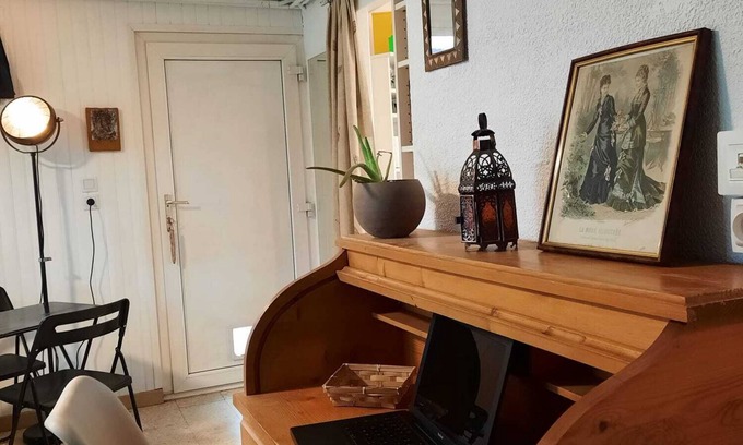 Meyzieu Apartment | Charming studio apartment for two