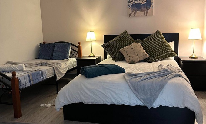 Acton Apartment | Charming Studio Apartment in London