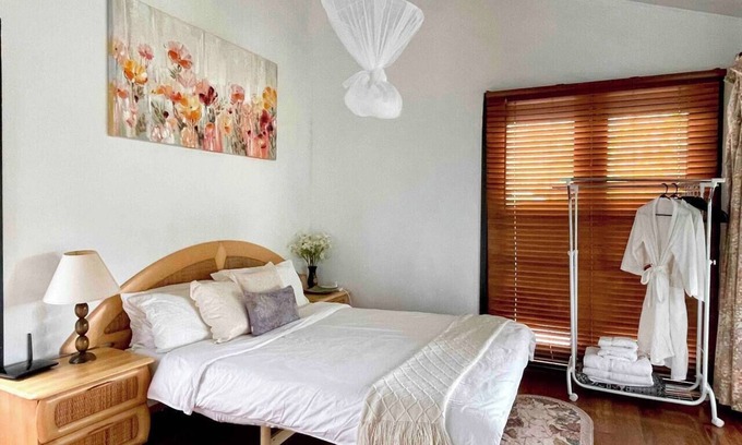 Springwood House | Charming Studio in Daisy Hill