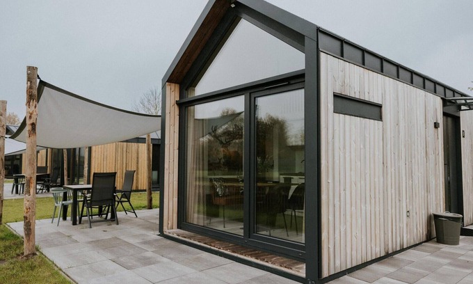 Balkbrug House | Charming Tiny House Getaway with Terrace.