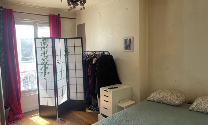 Epinettes Apartment | Charming two-room apartment in the center of Paris!