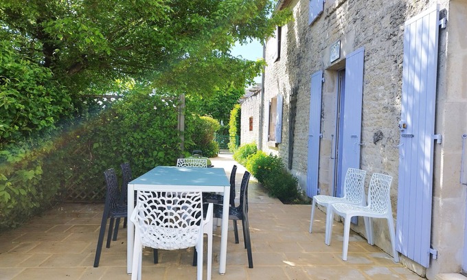 Nalliers House | Charming Vendée cottage - Les GlycinesHeated pool in season!