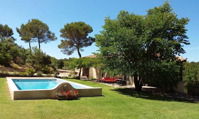 Rognes Villa | Charming villa in peace on 16000 m ² of ground with swimming pool