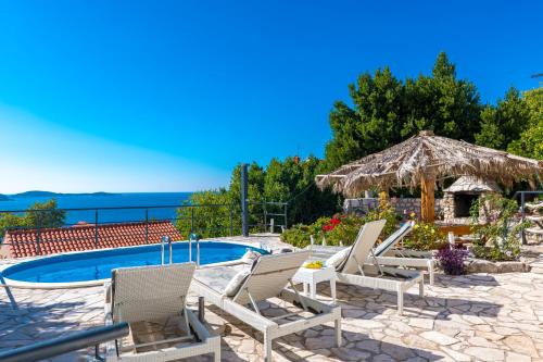 Plat House | Charming Villa Svagusa with Sea View