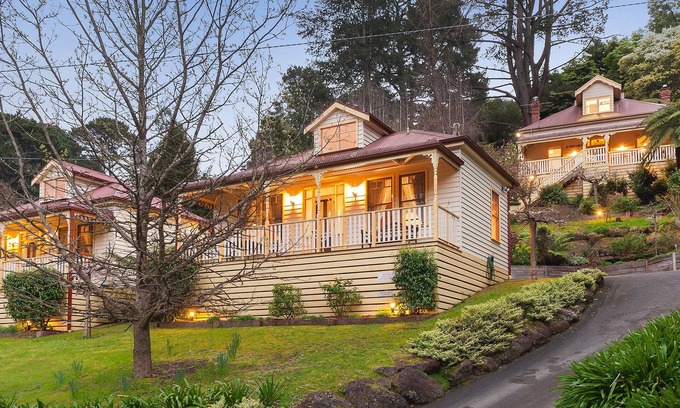 Warburton Cottage | Charnwood Cottages