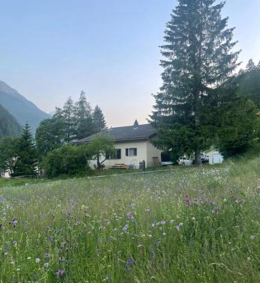 Martina Apartment | Chasa Betty - Im Garten der drei Länder