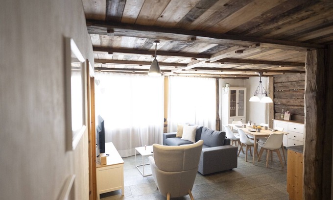 Sent Apartment | Chasa Rustica – Modern 3-Room Apartment with Traditional Charm in Sent