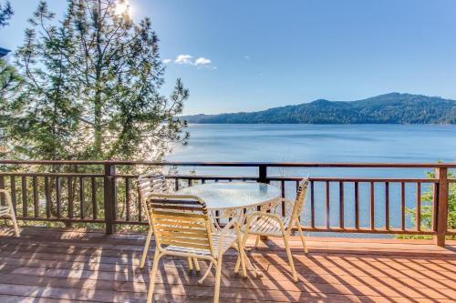 Harrison Cabin | Chateau Du Lac