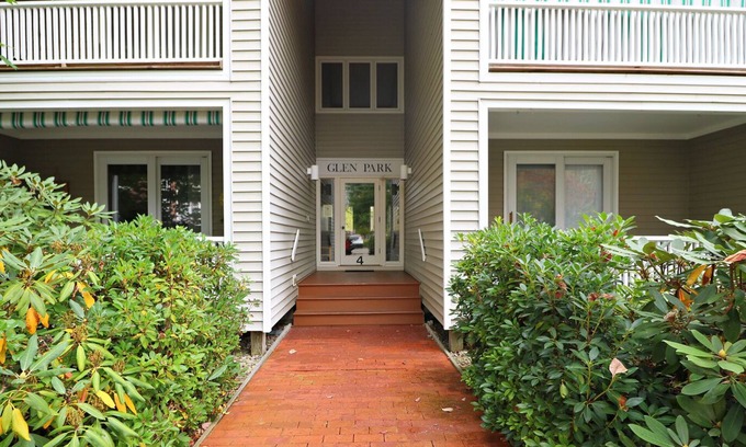 Chautauqua Condo | Chautauqua Institution: Centrally located 2nd floor condo, adjacent to Bestor Plaza!