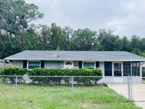 Homosassa House | Chazzdoorway 2rooms 1 bathroom Duplex
