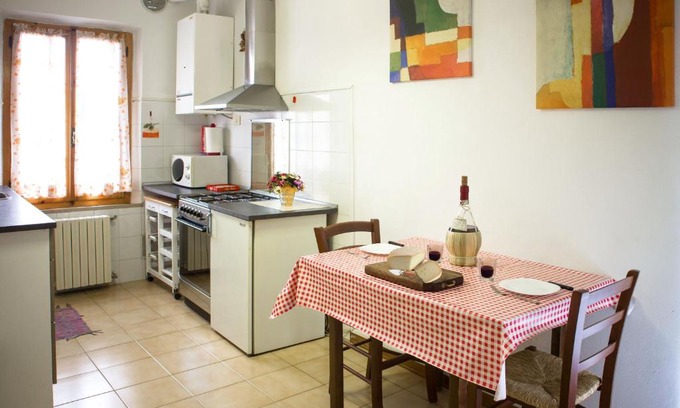 Colle di Val d'Elsa Apartment | Cheap Apartment in The Old Village
