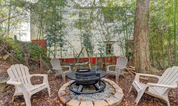 Atlantic Station Area House | Cheerful 2-Bedroom Midtown Home- Sleeps 7