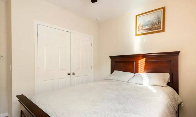Marbella House | Cheerful 4-Bedroom Home, close to Disney