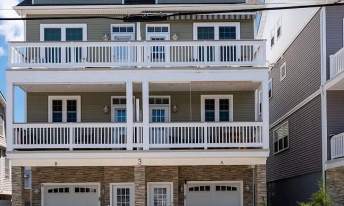 Ventnor City House | Cheerful Ventnor House Walk to the Beach