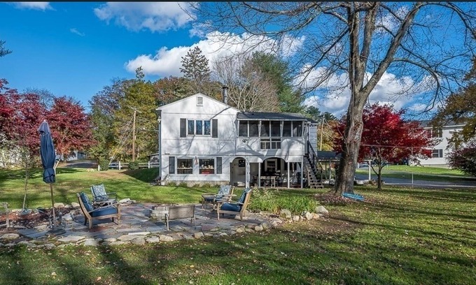 Northborough House | Cheerful Villa with a huge backyard (3Beds2Baths)