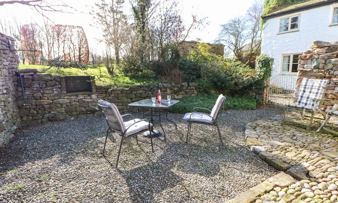Soulby Cottage | CHERRY TREE COTTAGE, pet friendly, with a garden in Soulby