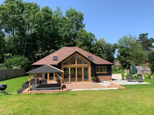 Maidstone House | Chestnut-Lodge is rural, secluded, private with Hot Tub