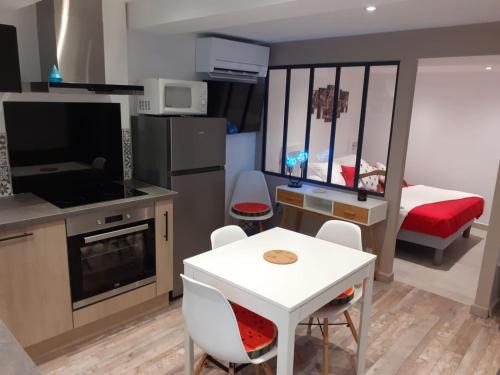 Meze Apartment | chez le tit