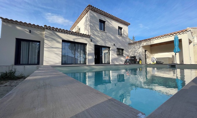 Saze House | Chez Mila et Ben/Contemporary house in Provence. ideal for families