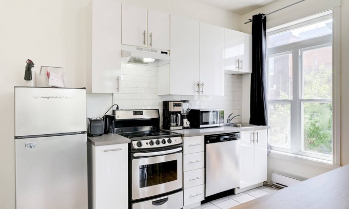 Plateau Mont Royal Apartment | Chez Mont Royal Apartments