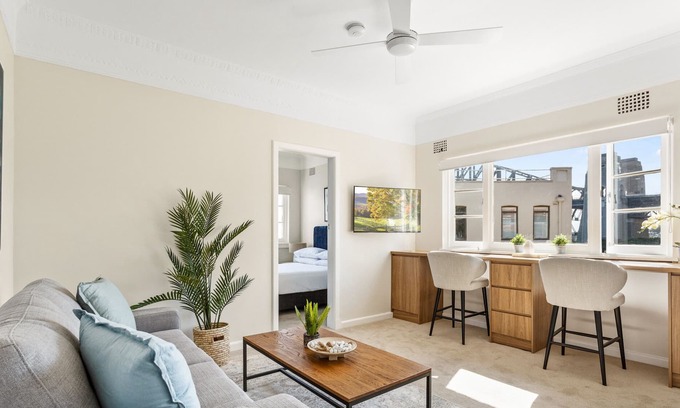Kirribilli Apartment | Chic 1-Bed with Glimpses of the Harbour Bridge