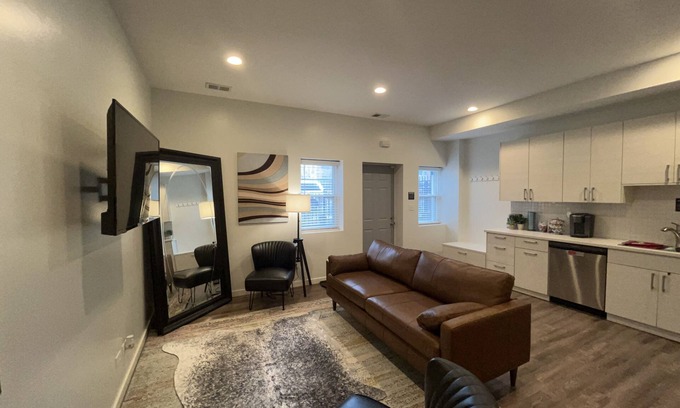 North Lawndale Apartment | Chic 2BR Haven: Minutes from Downtown & Medical District